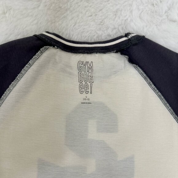 Gymboree boys’ long-sleeve raglan shirt featuring a fun and colorful “SKATE” - Picture 7 of 8